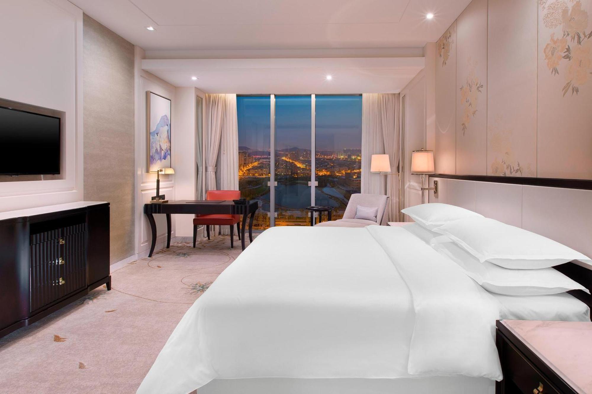 Sheraton Qingdao Licang Hotel Exterior foto